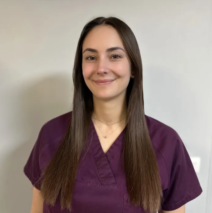 Camille Feraud, ostéopathe D.O. diplômée à Marseille, spécialisée en ostéopathie crânienne, pédiatrique et femme enceinte - Ostéopathe Marseille 13008